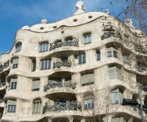 yapboz Antoni Gaudí bir eser. La Pedrera veya Casa Mila Gaudi, Barselona, İspanya tarafından.